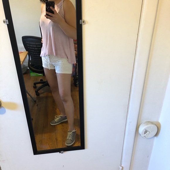 Lace Guess Shorts - Picture 1 of 4